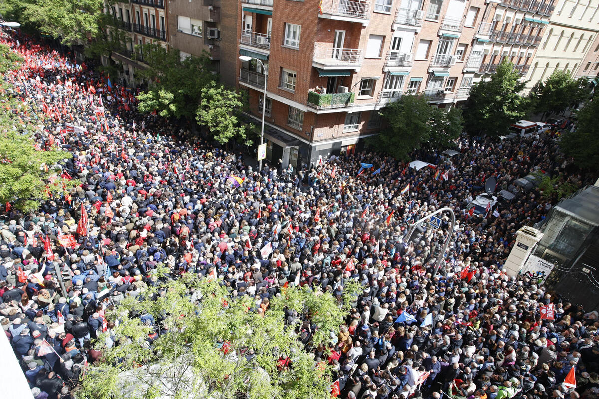 Más de 12 mil 500 personas se manifestaron en favor de Pedro Sánchez en Madrid. | EFE