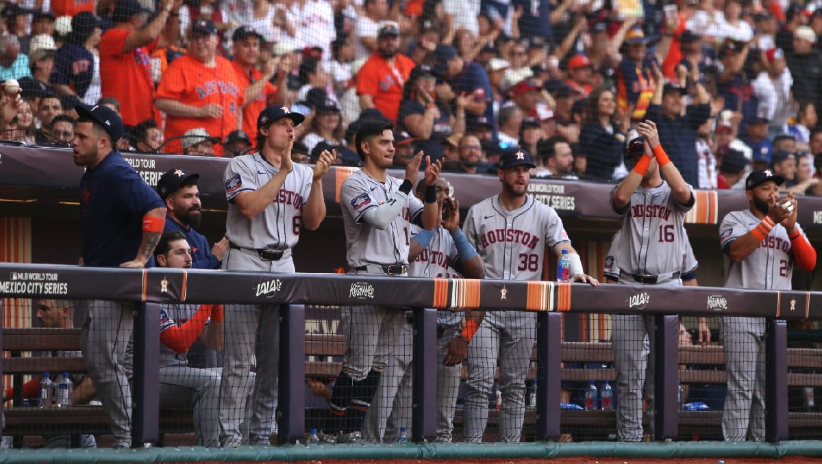 Jugadores de Houston Astros en MLB Mexico City Series ante Rockies (Ariana Pérez)