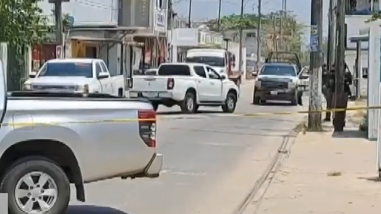 Por presunto huachicoleo, clausuran gasolinera en Choapas, Veracruz