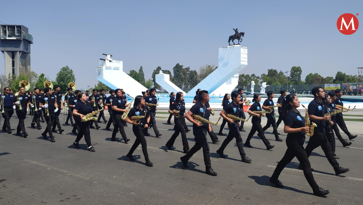 Pase de revista previo al Desfile del 5 de Mayo |  Melanie Torres
