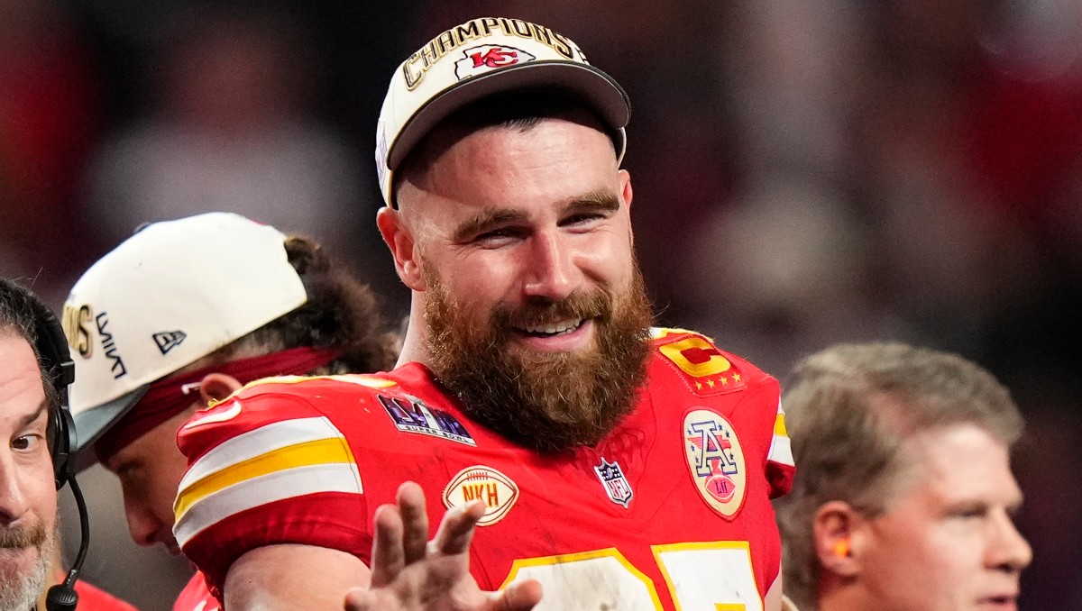 Travis Kelce, campeón con Chiefs, se convierte en el ala cerrada mejor pagada de la NFL (AP)