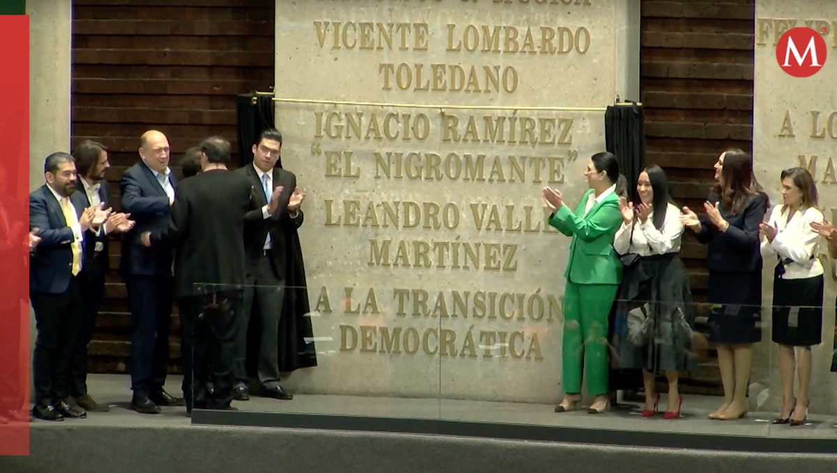 Los diputados celebraron la nueva inscripción en San Lázaro. | Especial