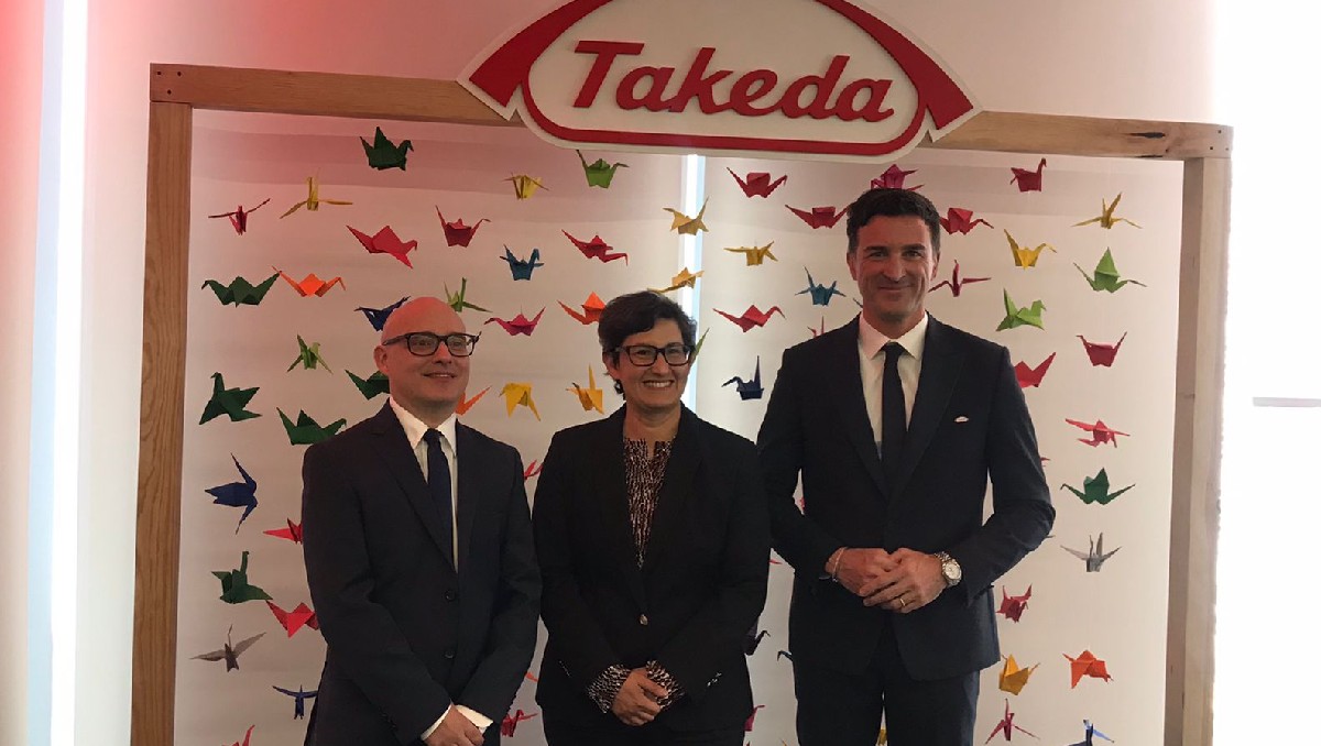 Gabriela Baez y Gabriele Ricci, representantes de Takeda. Foto:  (Especial).