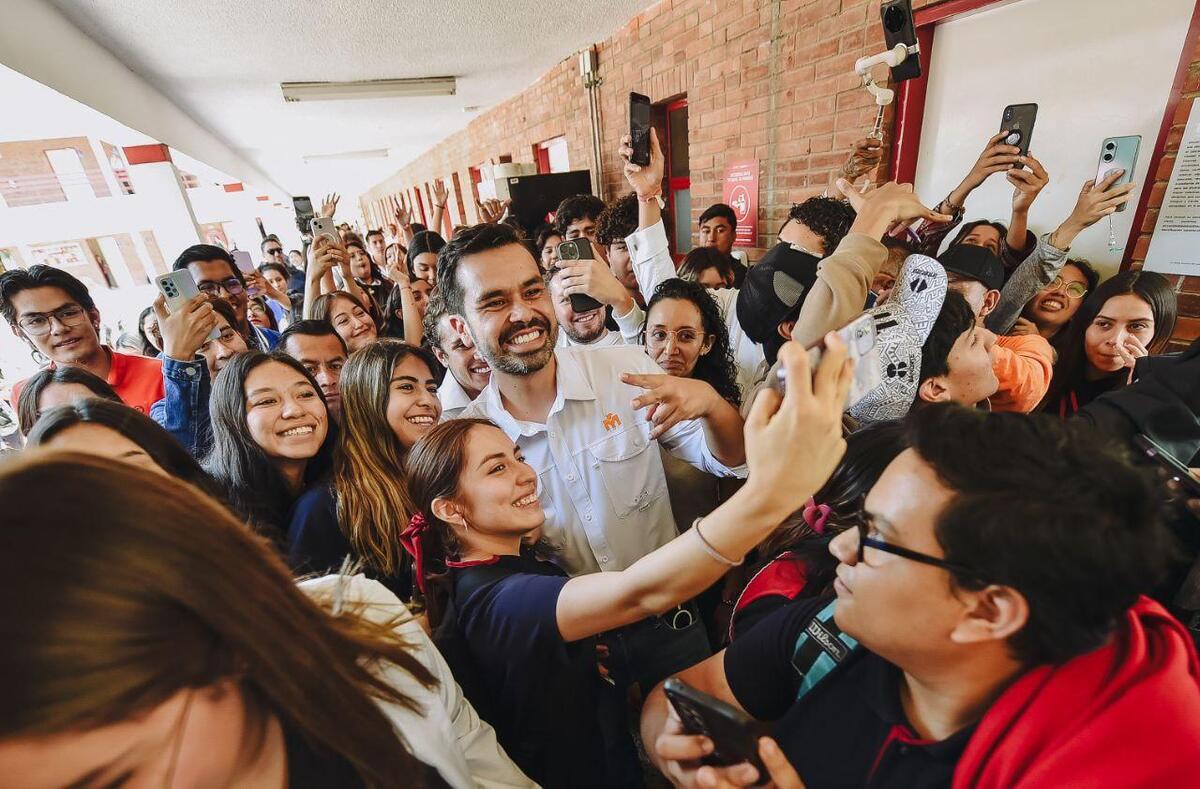 Máynez llega a 30 encuentros universitarios en SLP