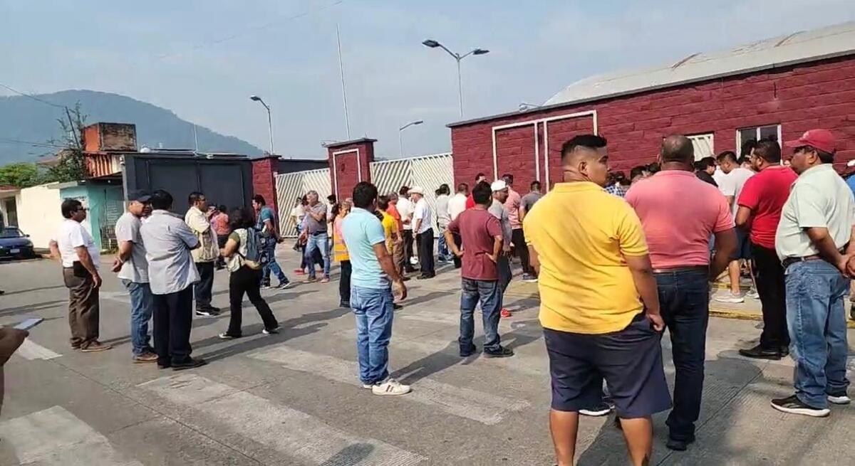 Pobladores exigieron la liberación de 16 personas que fueron detenidas en Ixtaczoquitlán. | Especial
