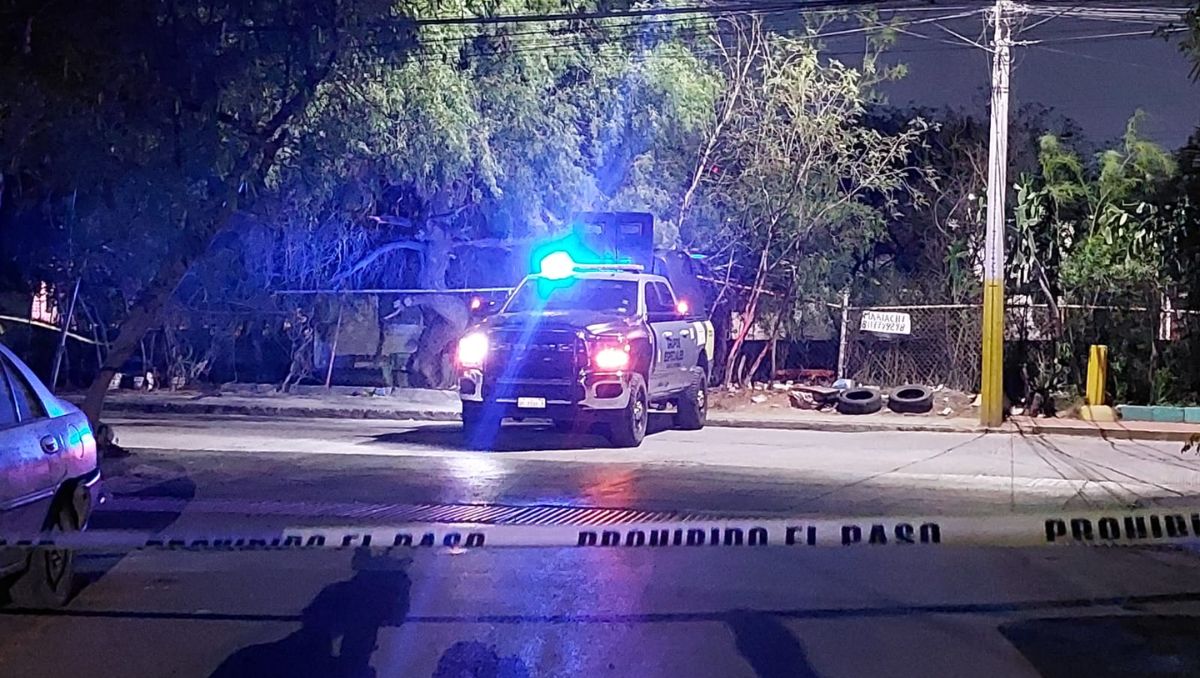 Se reportó que al menos tres vehículos resultaron dañados por las balas | Leyda Estrada