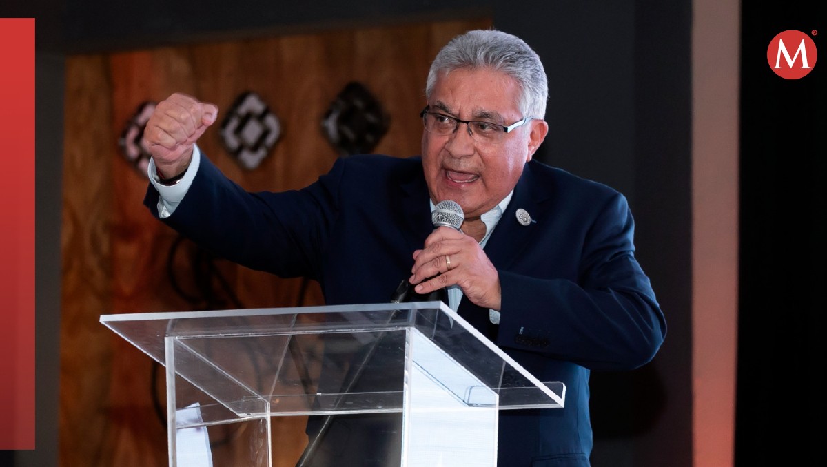Alfonso Cepeda Salas, líder del SNTE, reconoció la política laboral de AMLO. | Especial