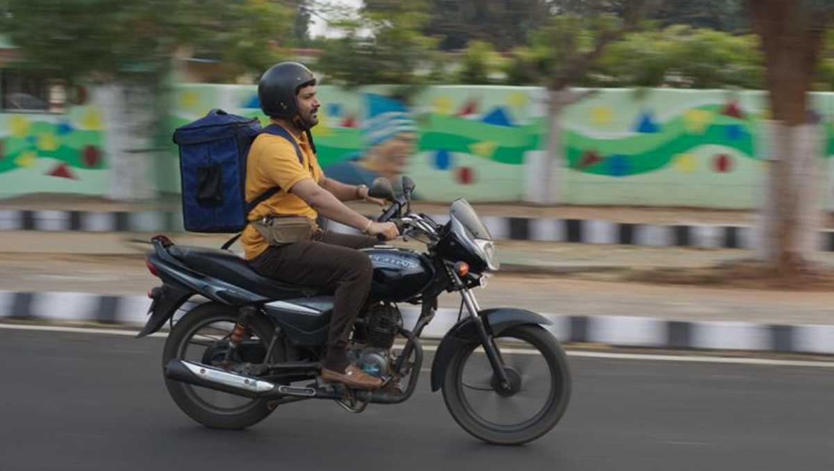 Hogares suben ingresos hasta 12% al trabajar sobre dos ruedas, asegura el Salón Internacional de la Motocicleta México. | Reuters