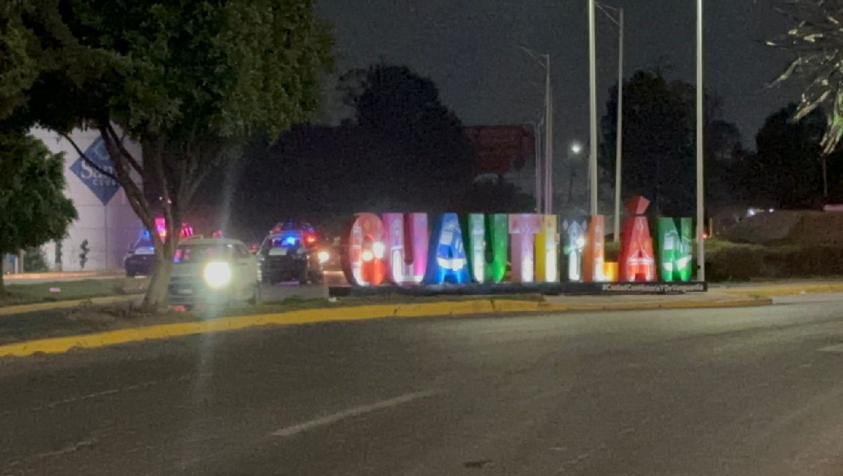 Autoridades acordonan la zona del accidente en Cuautitlán. Foto: (Especial)