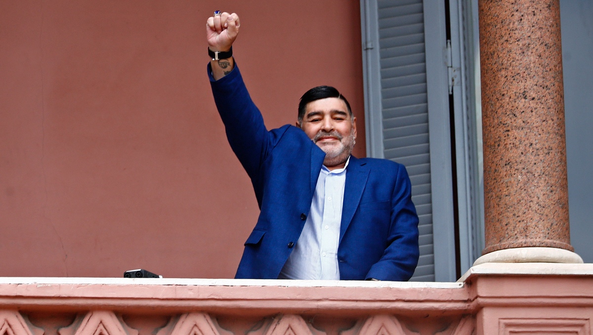 Hijos de Maradona piden el traslado de su cuerpo del cementerio a un mausoleo en Buenos Aires (AP)