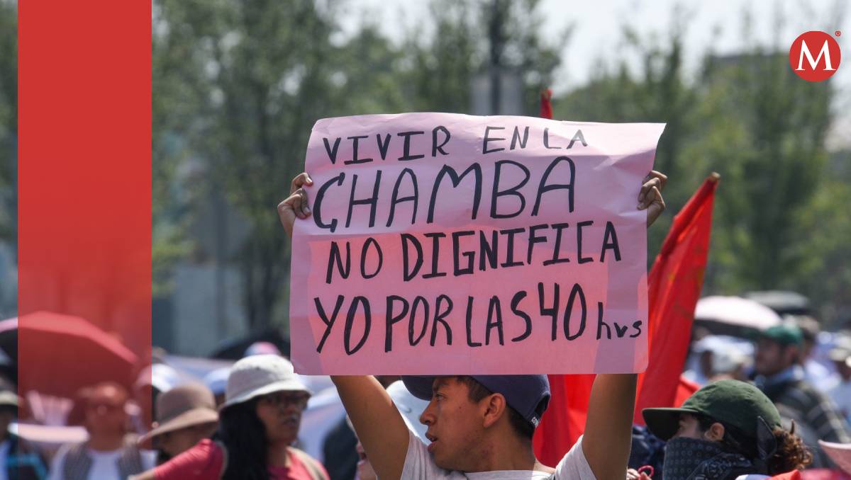 Un joven en una manifestación por la reducción de la jornada laboral (Imagen ilustrativa, Cuartoscuro)