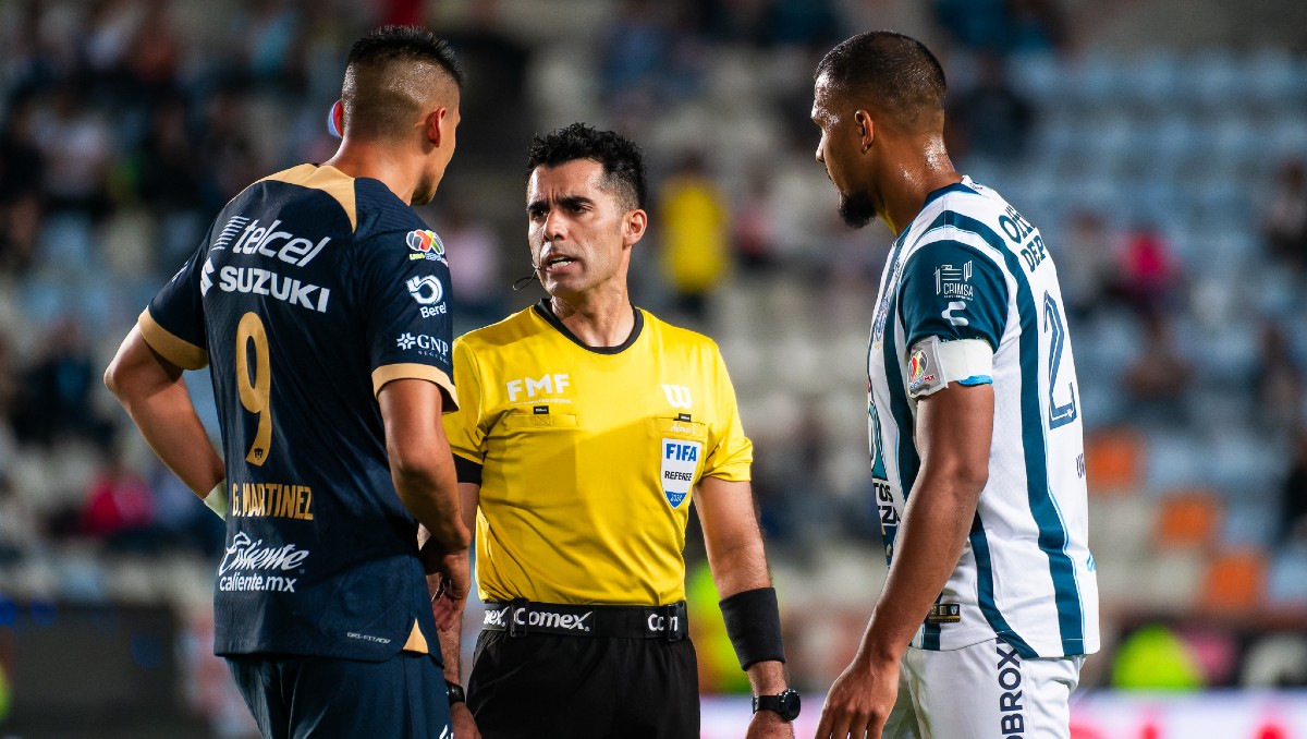 Adonai Escobedo y el VAR anularon segundo gol de Salomón Rondón en juego contra Pumas (Imago7)