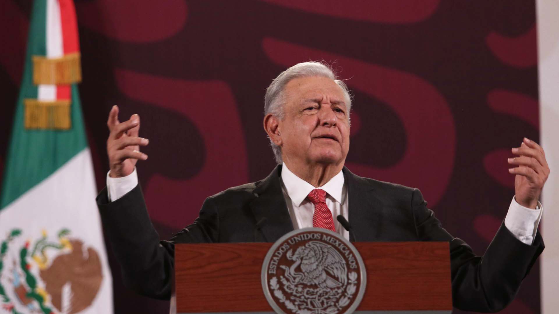 AMLO rechaza el sobrecosto de la refinería de Dos Bocas; "con presupuesto"
