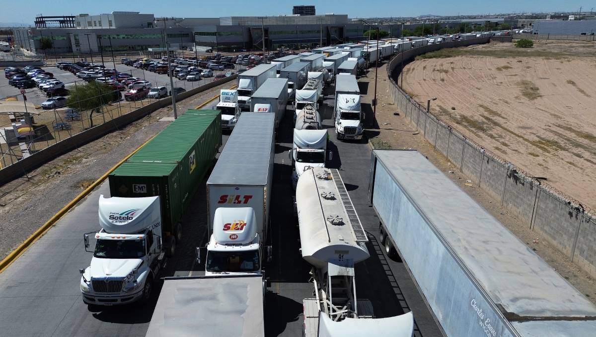 La Cámara Nacional de la Industria de Transformación acotó que cierres en el puente Las Américas generaron pérdidas de 35 mdd diarios. | EFE
