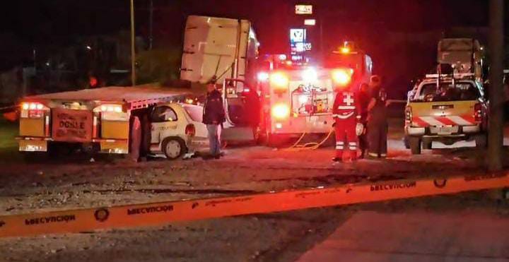 El accidente ocurrió en la carretera Guadalajara-Morelia. (Vicente Torres)