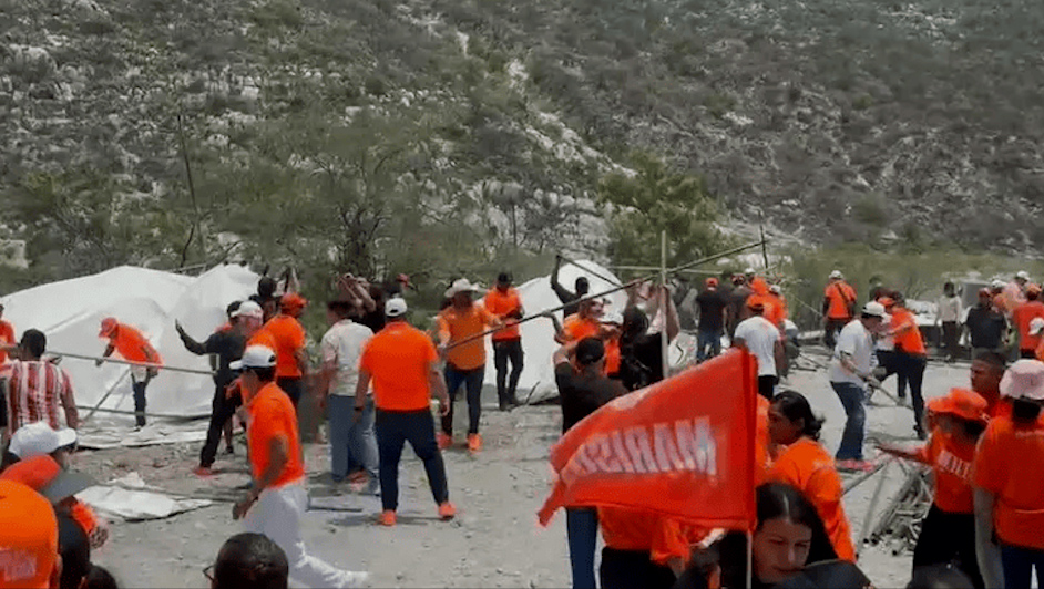 Fuertes vientos derriban toldos en evento de Movimiento Ciudadano en Nuevo León
