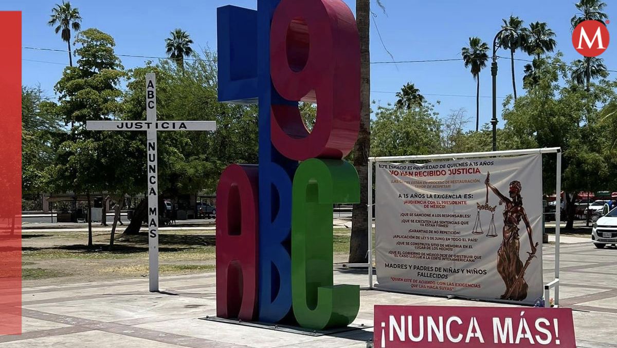 Los padres, familiares y víctimas erigieron un antimonumento en Hermosillo. | Antonio López