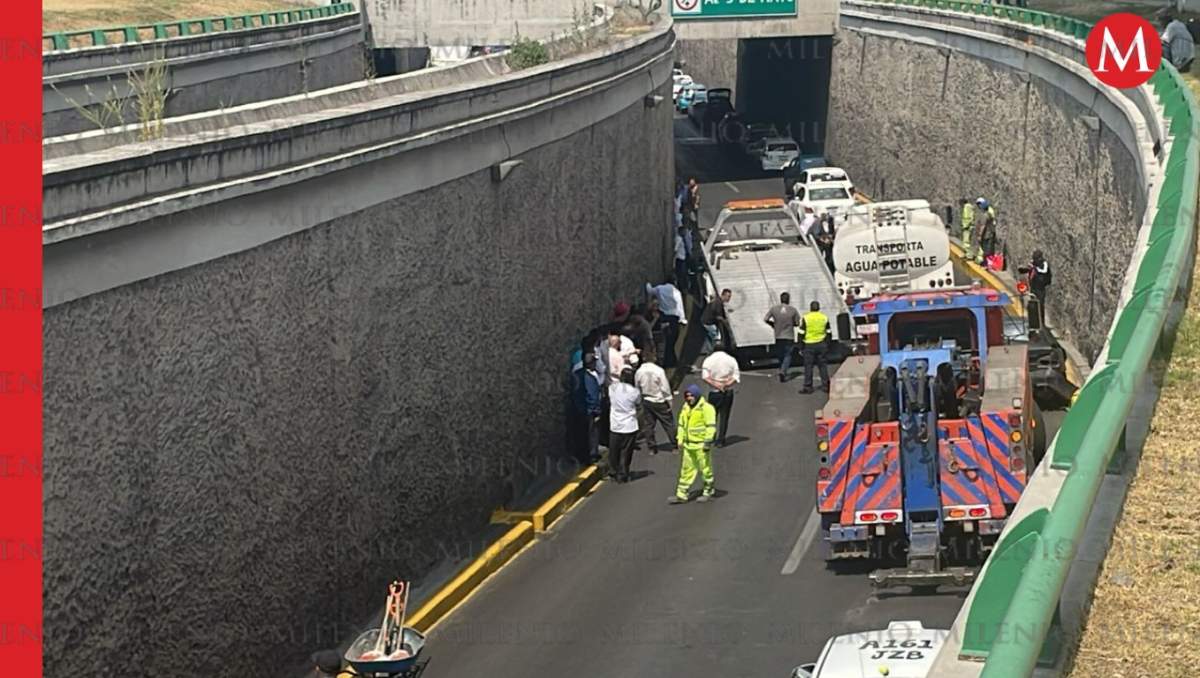 Carambola paralizó carriles centrales de la vialidad Solidaridad Las Torres en Toluca| Foto: Abadiel Martínez