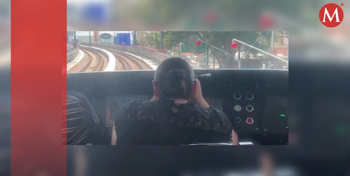 Conductora del Metro se maquilla mientras maneja unidad.