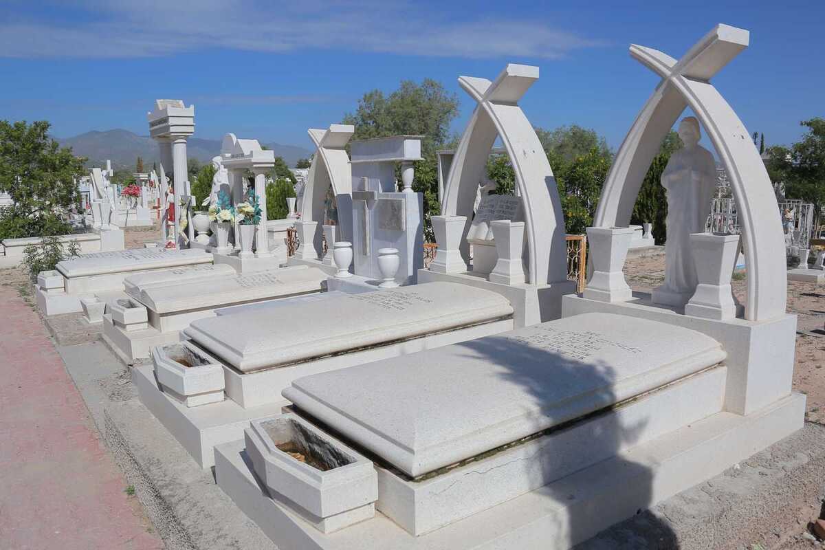 Elementos de Protección Civil supervisan condiciones de seguridad en panteones de Torreón. | Archivo