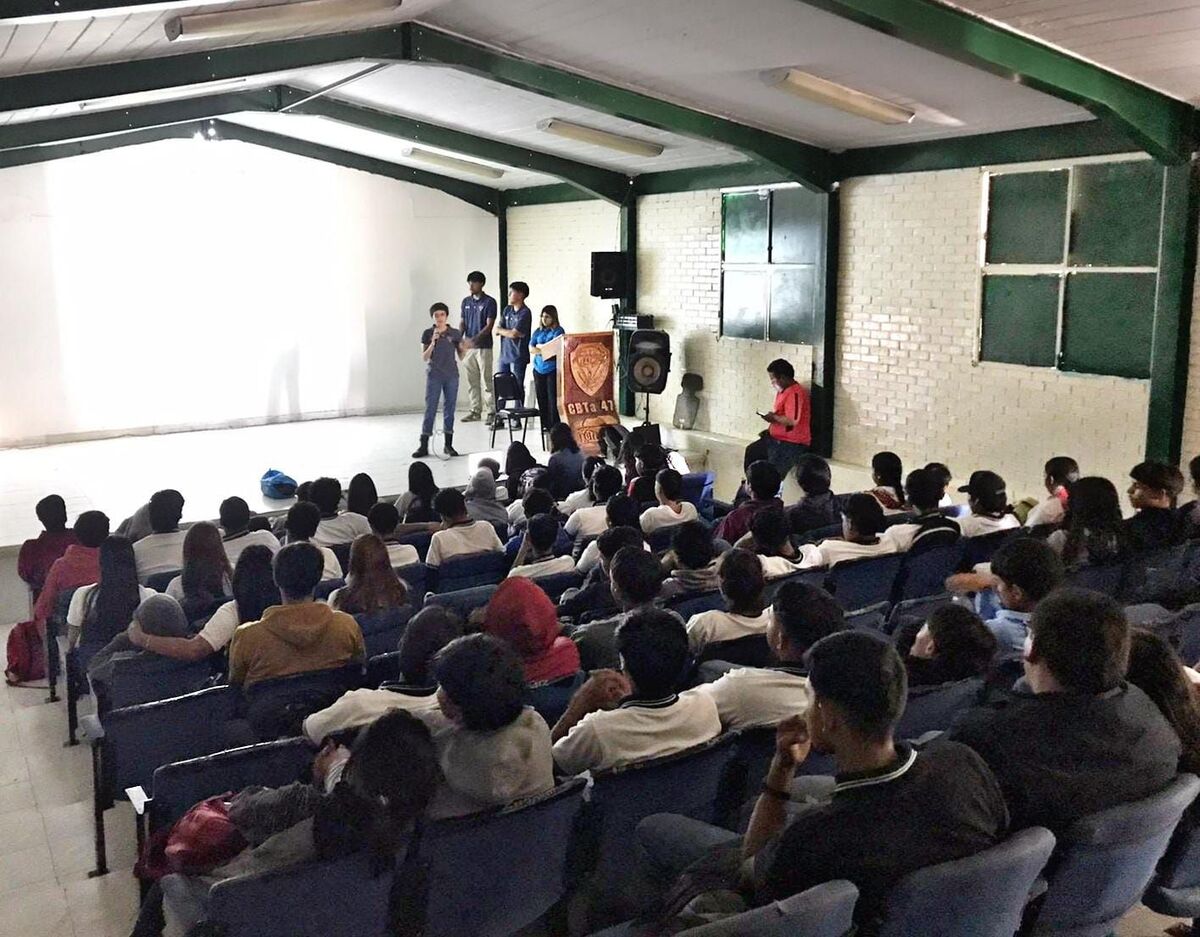 Orientan a jóvenes sobre salud mental.| Luis Alatorre
