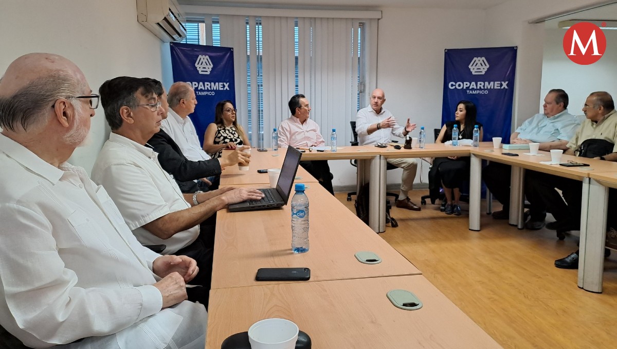 Reunión de empresarios en Coparmex Tampico sobre proyectos para garantizar el abasto de agua.