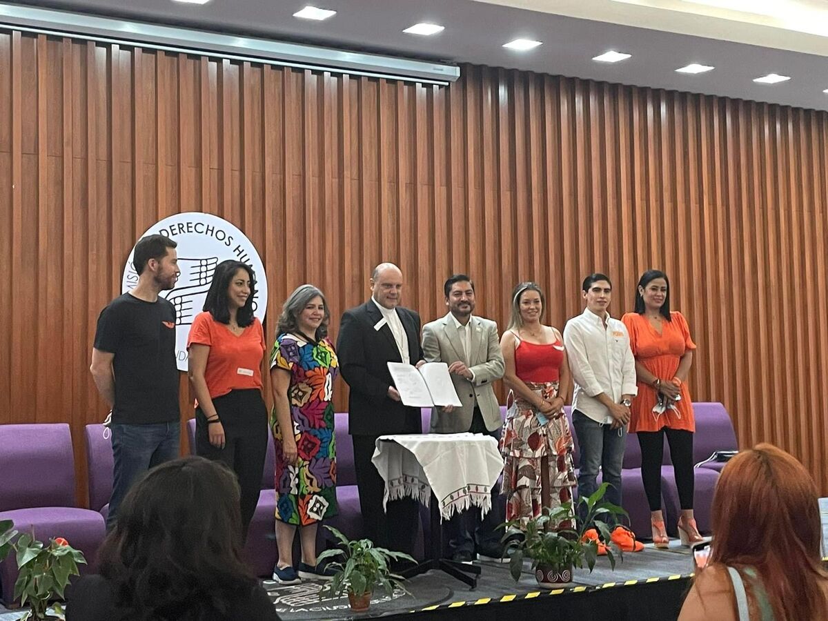 “Sigamos Haciendo Historia” y MC  suscribieron el 'Compromiso por la Paz'.