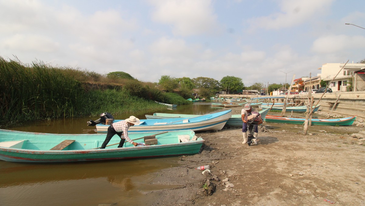 Estragos de la sequía en muelle Tancol. (Yazmín Sánchez)