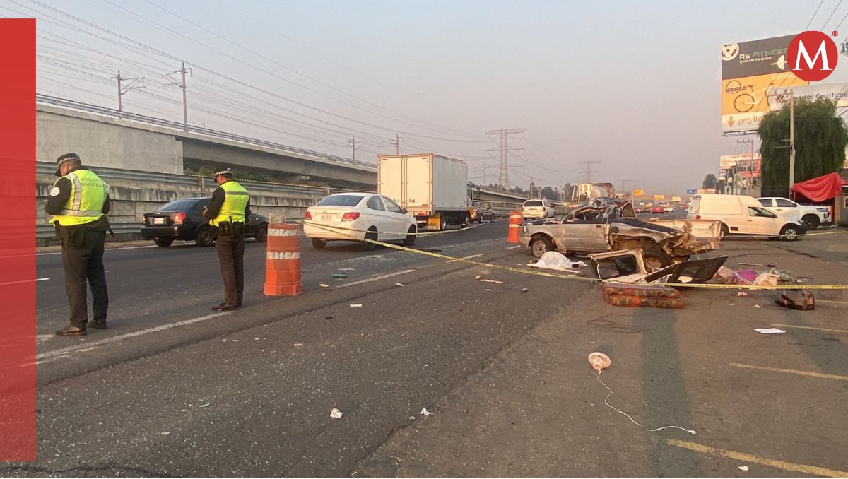 Autoridades acordonaron la zona del accidente en la carretera México-Toluca. Foto: (Especial)