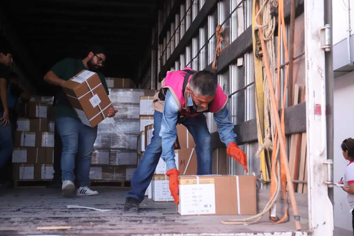 Boletas llegan al Distrito Electoral Federal 02. (Rolando Riestra)