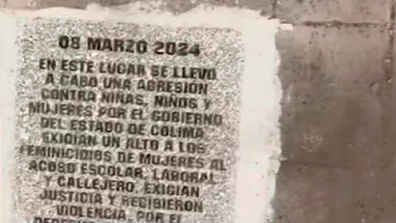 Grupos feministas de Colima colocan placa en conmemoración al Día Internacional de la Mujer