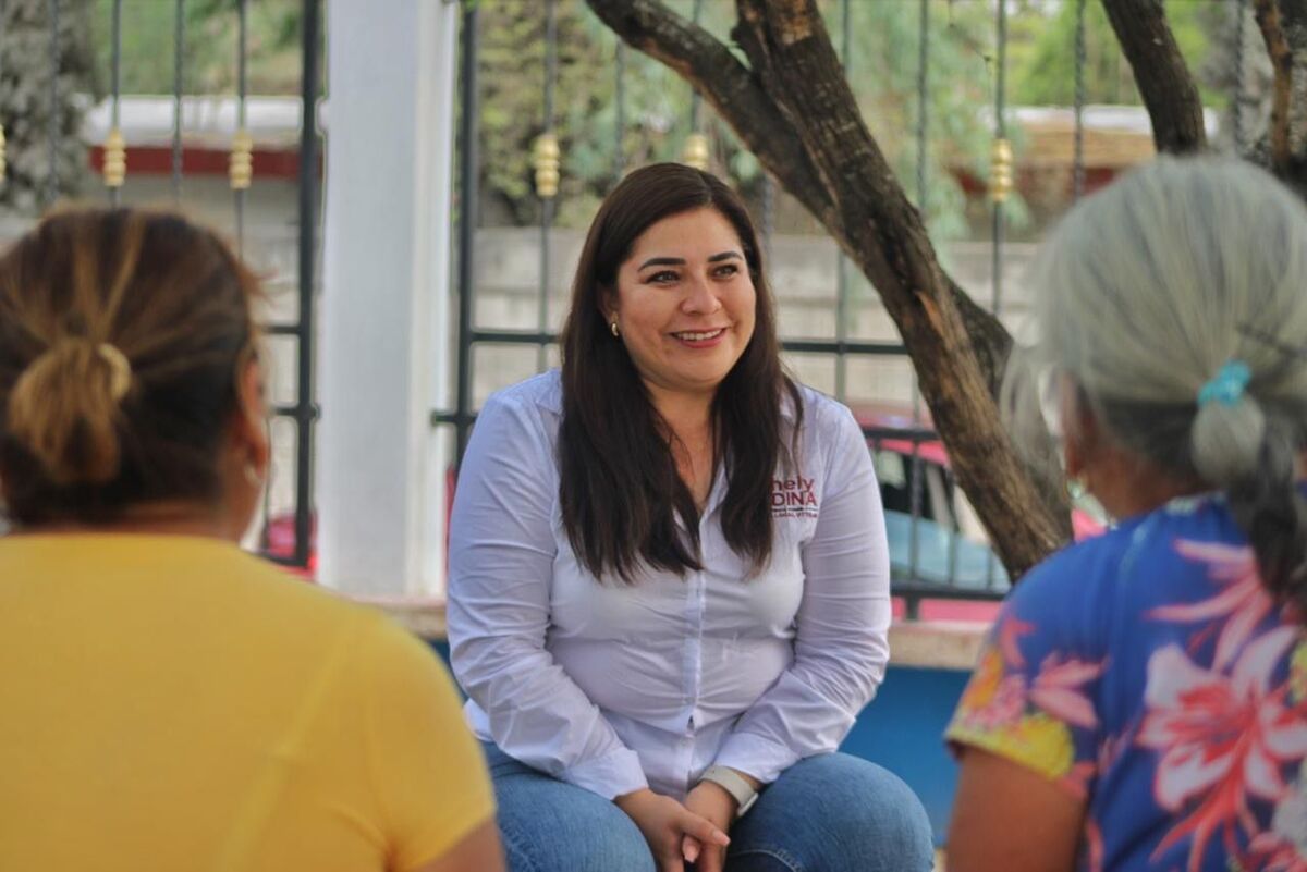 Alhely Medina, aspirante a la diputación local por el distrito 01