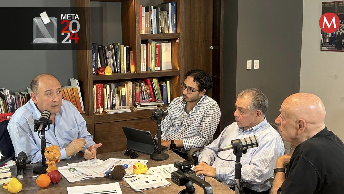 El líder de los diputados del PRI, Rubén Moreira, en su programa 'Con peras, manzanas y naranjas'. | Especial