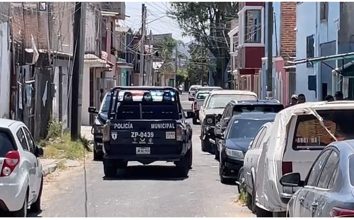 Elementos de la policia de Zapopan se hicieron presentes en el lugar del atraco (Foto: Juan Carlos Munguía)