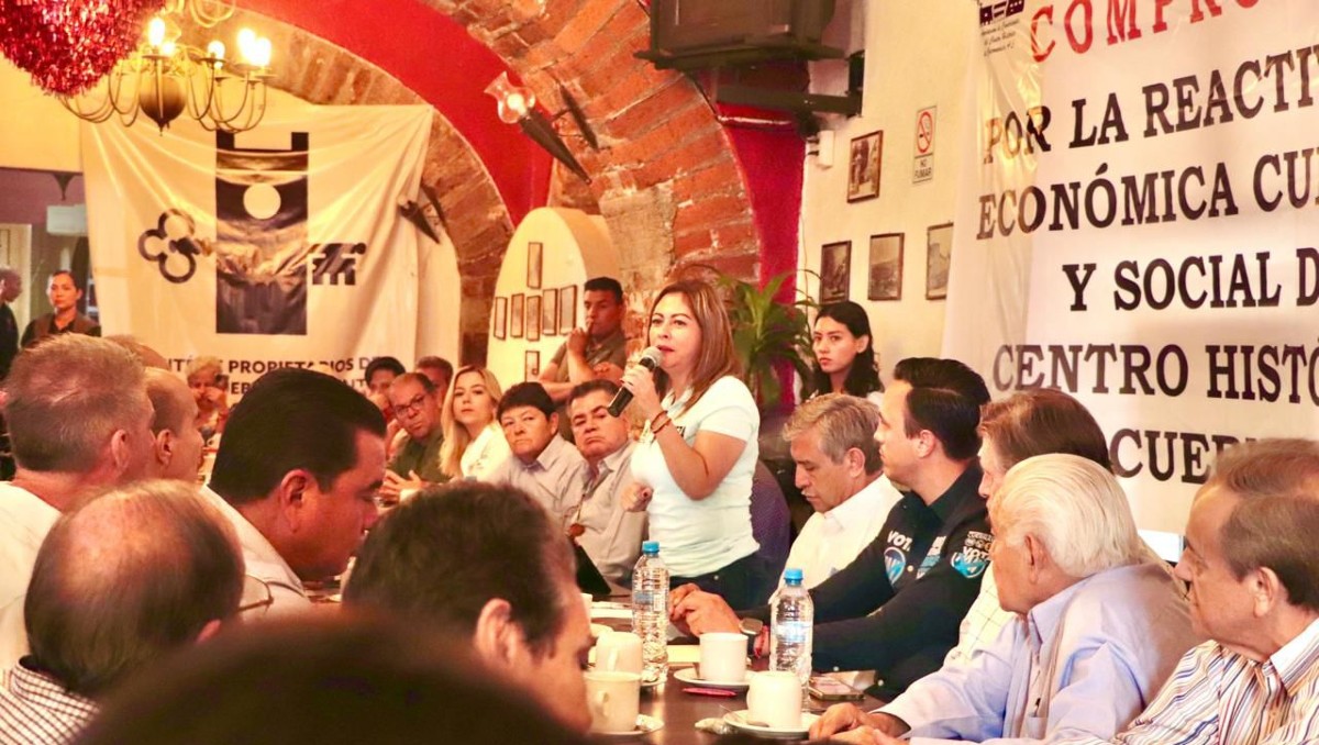Lucy Meza se reúne con comerciantes | Especial