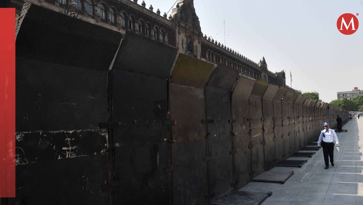 El Palacio Nacional fue protegido con vallas tras el incidente registrado ayer (Cuartoscuro)