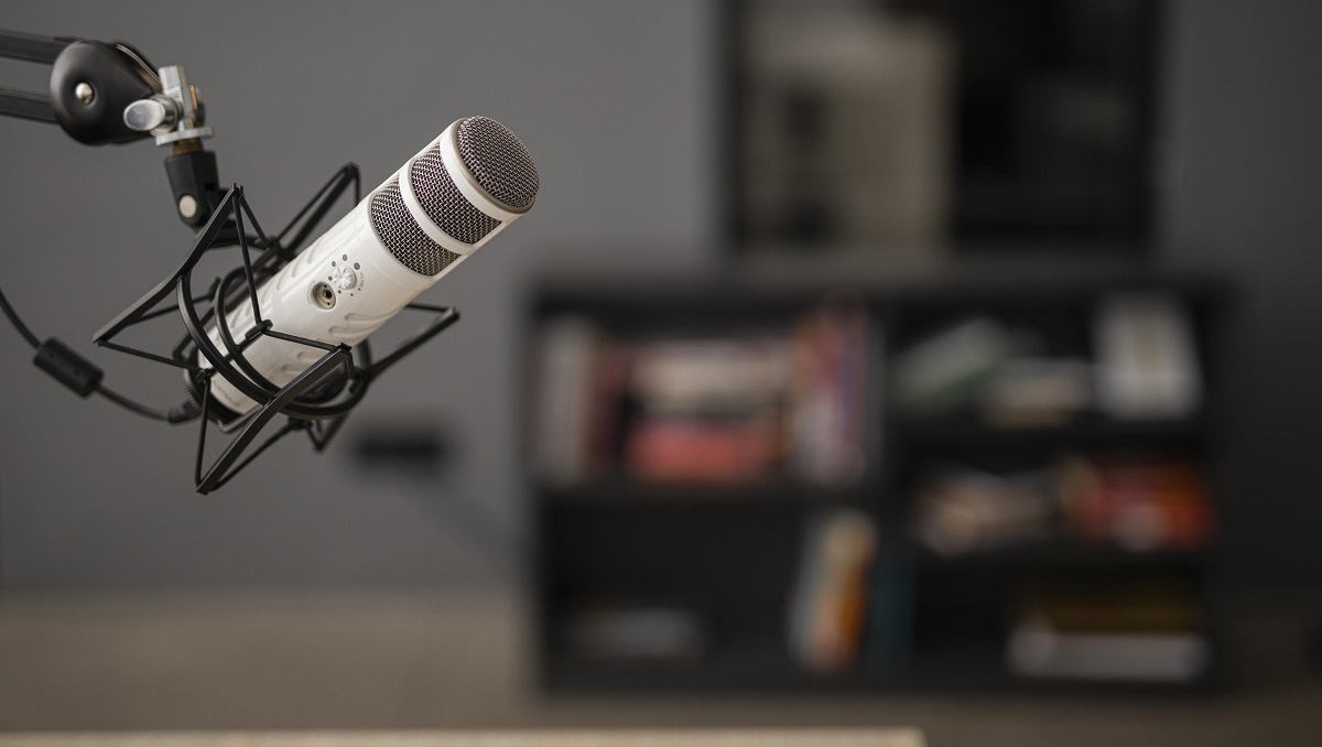 Estos podcast son una opción para obtener información de manera amena. (freepik.es)