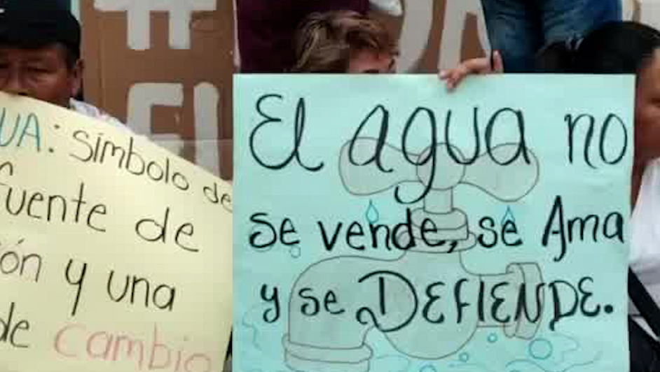 Bloquean edificio municipal por falta de agua en Tehuacán, Puebla