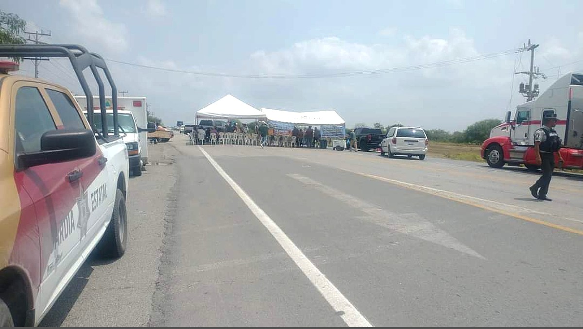 Bloqueo en carretera Victoria-Matamoros. (SSP)