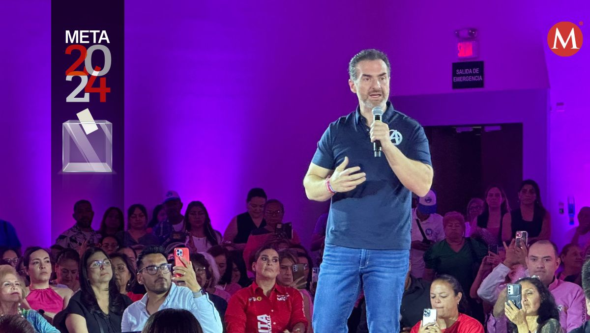 Adrián de la Garza Santos, candidato a la alcaldía de Monterrey por la coalición Fuerza y Corazón por Nuevo León. Sandra González