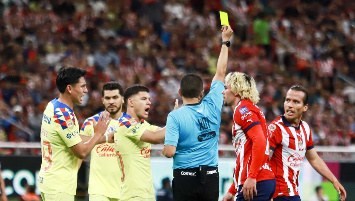 Audios del VAR revelan por qué no hubo roja a Oso González (Imago7)