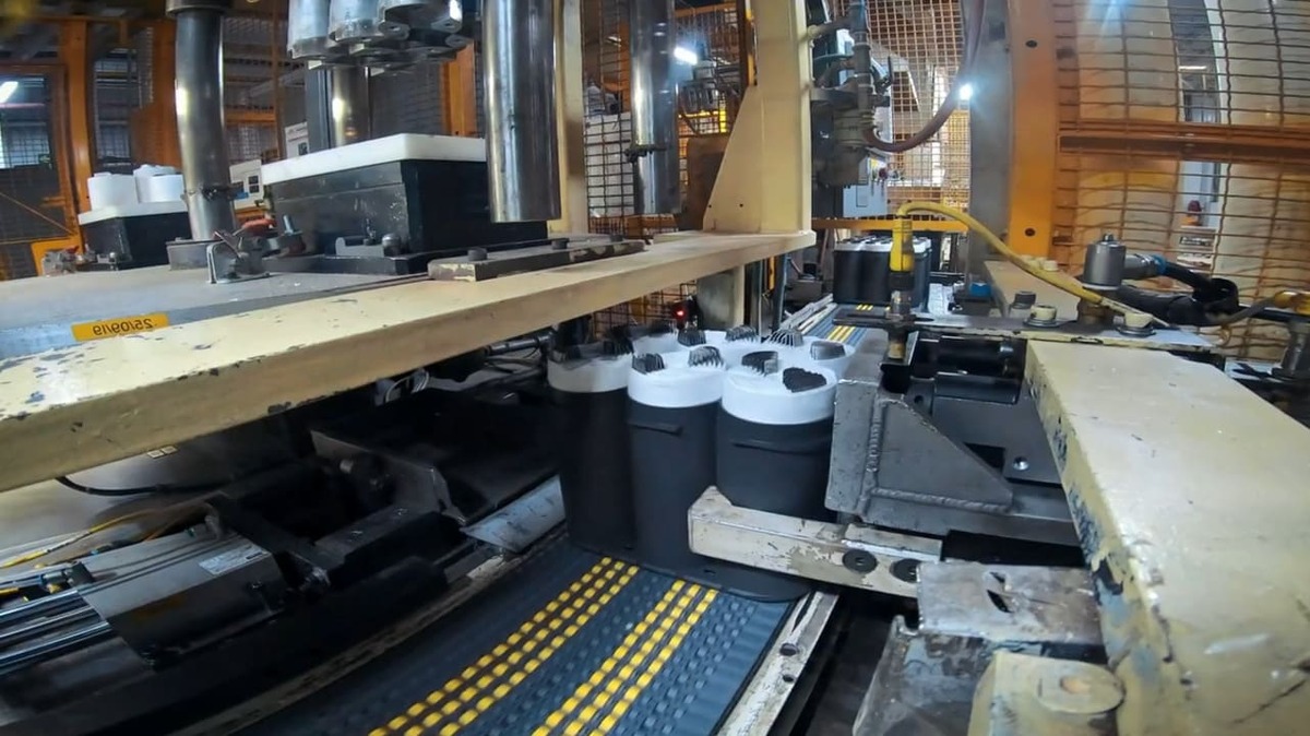 Clarios cuenta con una sólida cartera de tecnologías innovadoras en la producción de baterías avanzadas de baja tensión (Clarios)
