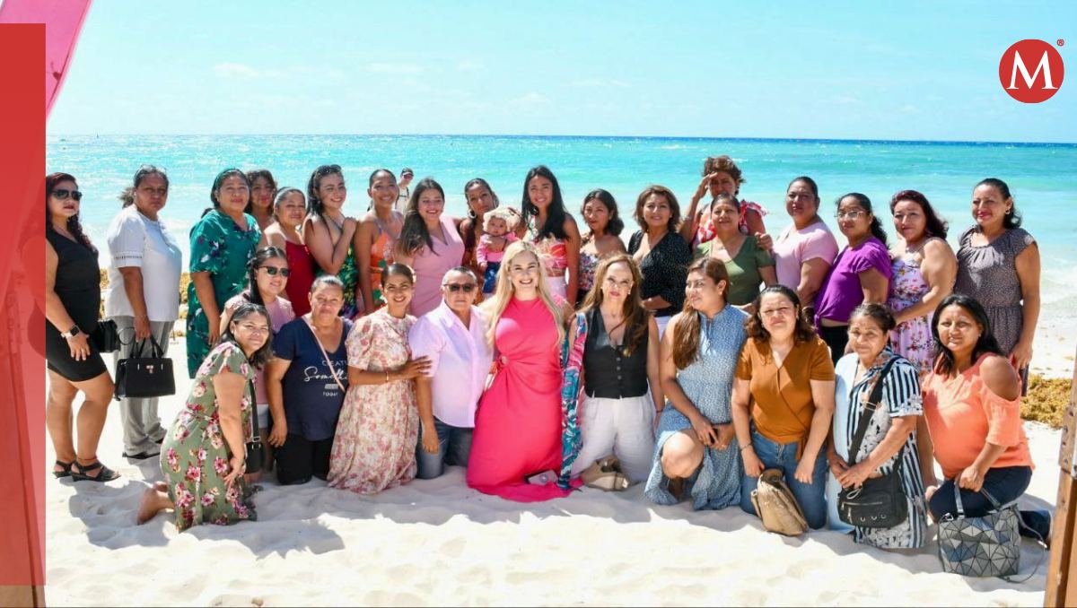 Encuentro de cientos mujeres convocadas por el movimiento “Por ella, Por todas”. (Foto: Especial)