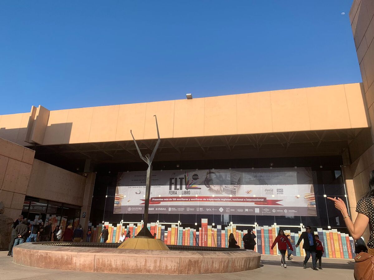 El encuentro literario se lleva a cabo en el Centro Cultural Tijuana (Cecut). (Vicente Gutiérrez)