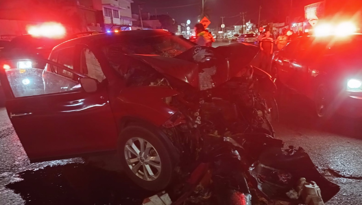 Hombre muere choque contra una lámpara de alumbrado público Altamira.