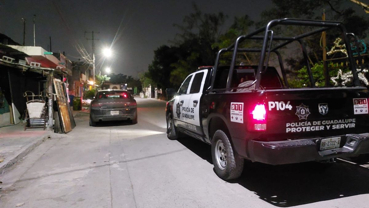 Al sitio arribó la policía municipal y agentes ministeriales, así como periciales de la Fiscalía General de Justicia. Leyda Estrada
