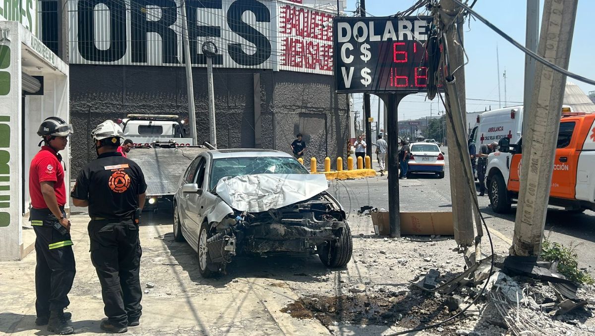 Acudieron elementos de Protección Civil de Nuevo León, de Monterrey, paramédicos y elementos policiacos. Pedro Delgado