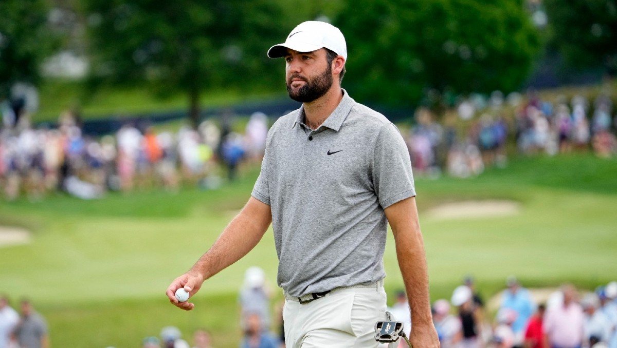 Scottie Scheffler cae en la tercera ronda del PGA (Reuters)