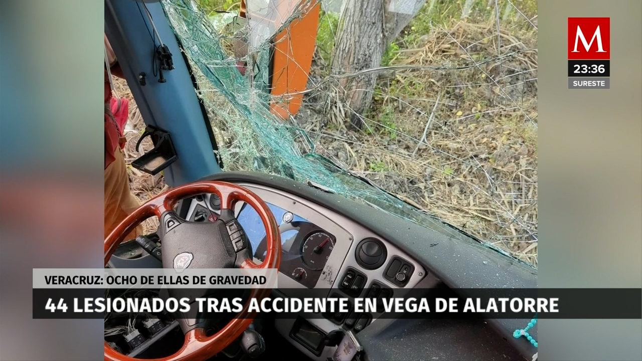 Volcadura de autobús turístico en Vega de Alatorre, Veracruz, dejando 44 heridos