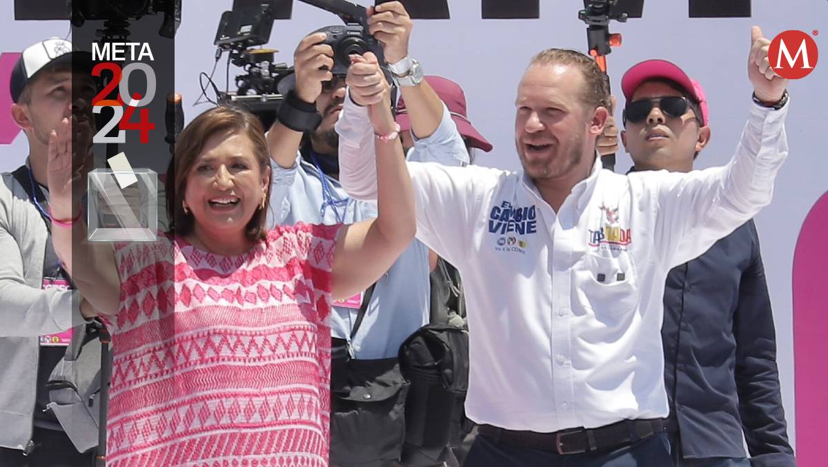 Xóchitl Gálvez y Santiago Taboada  asisten en la 'Marea Rosa' en el zócalo capitalino. Foto: Ariel Ojeda / Milenio Diario